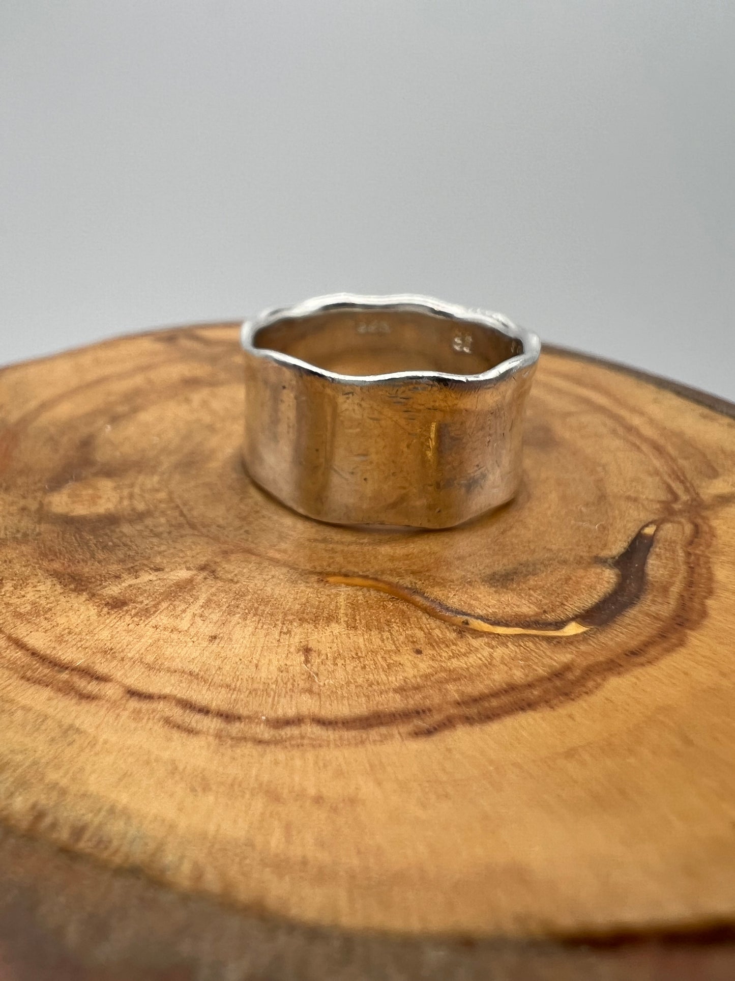 Scalloped Edge Concave Design Sterling Silver Ring - Size 5.25