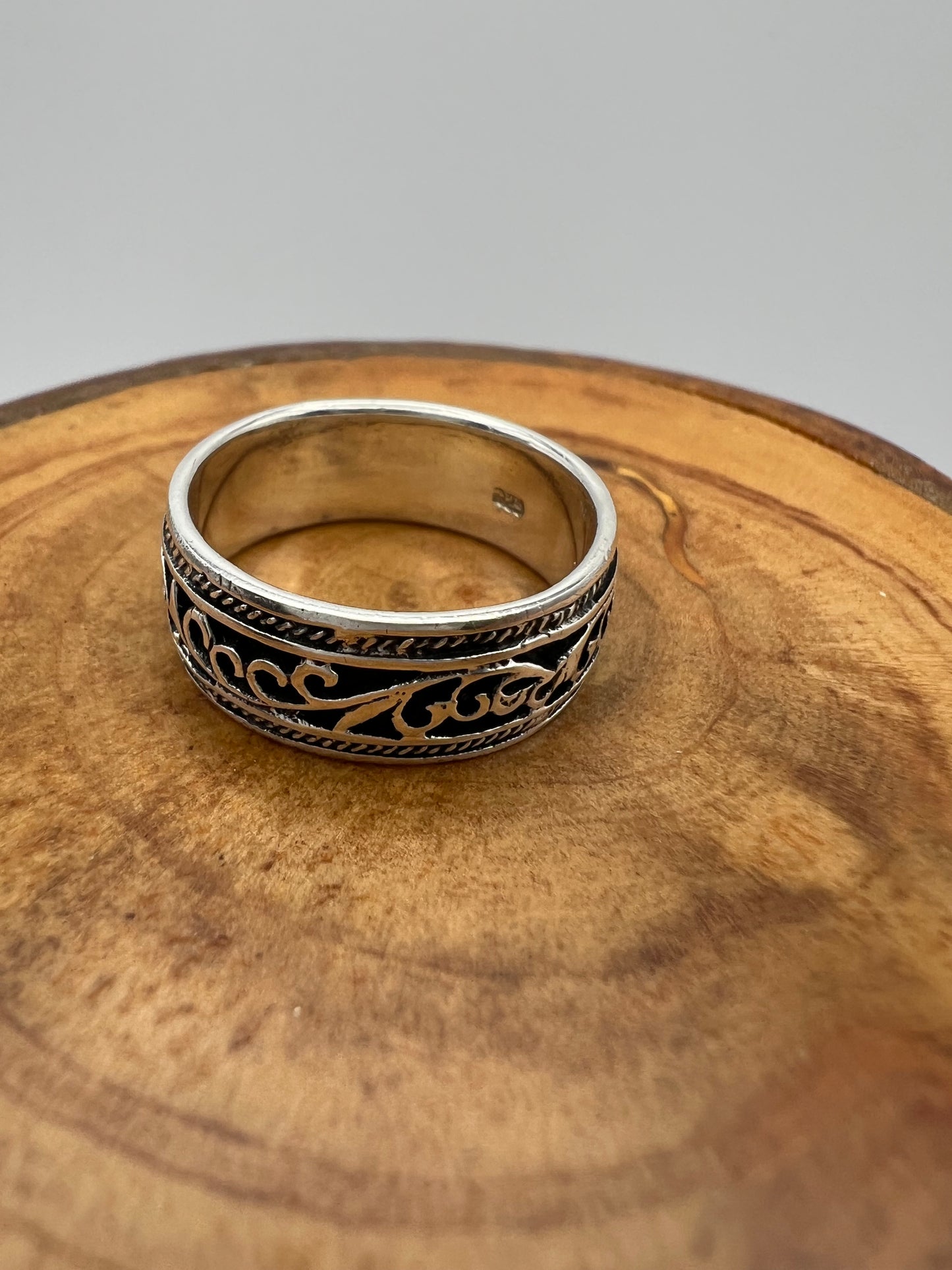 Sterling Silver Scrollwork Design Ring - Size 6.75