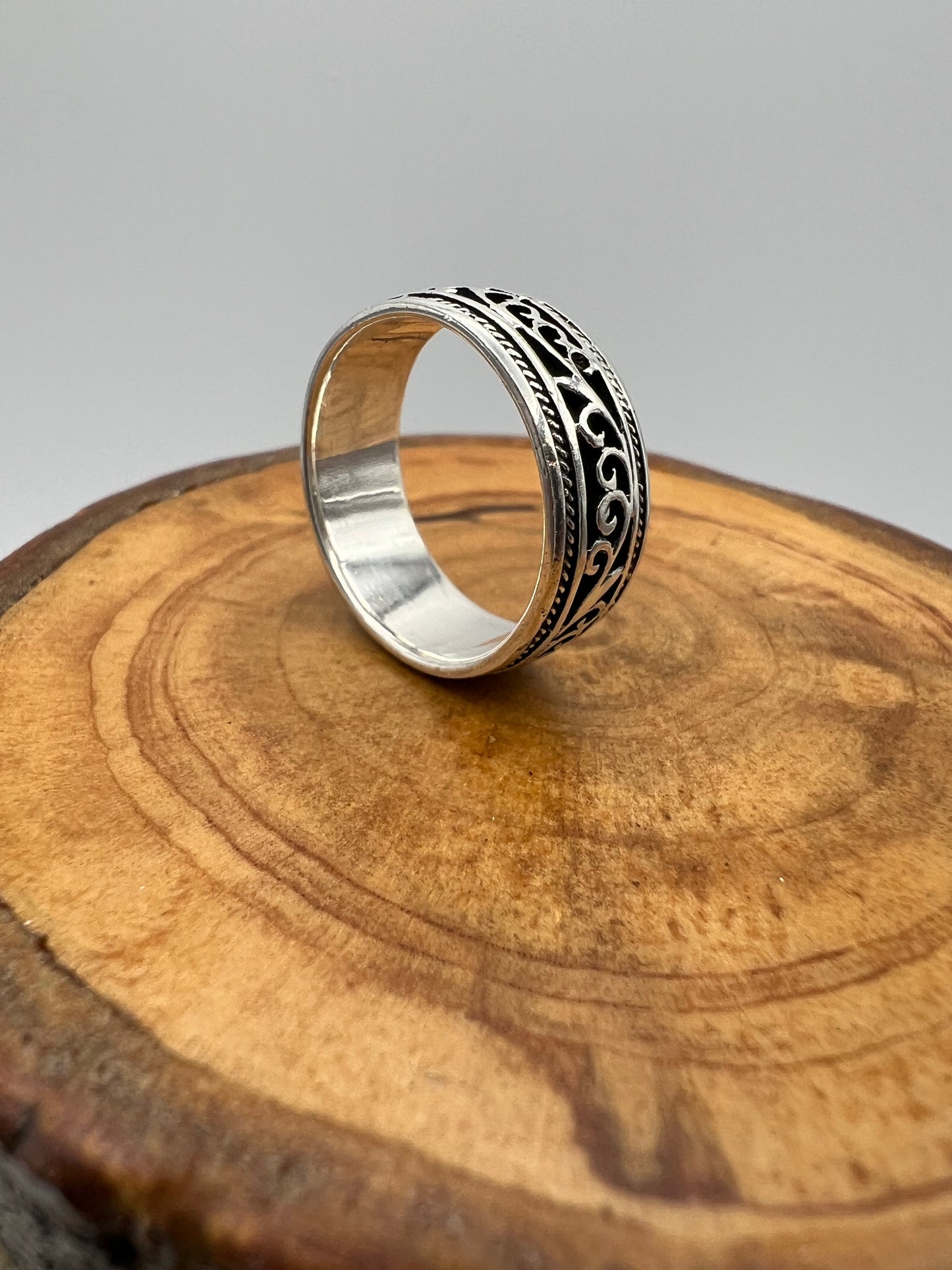 Sterling Silver Scrollwork Design Ring - Size 6.75