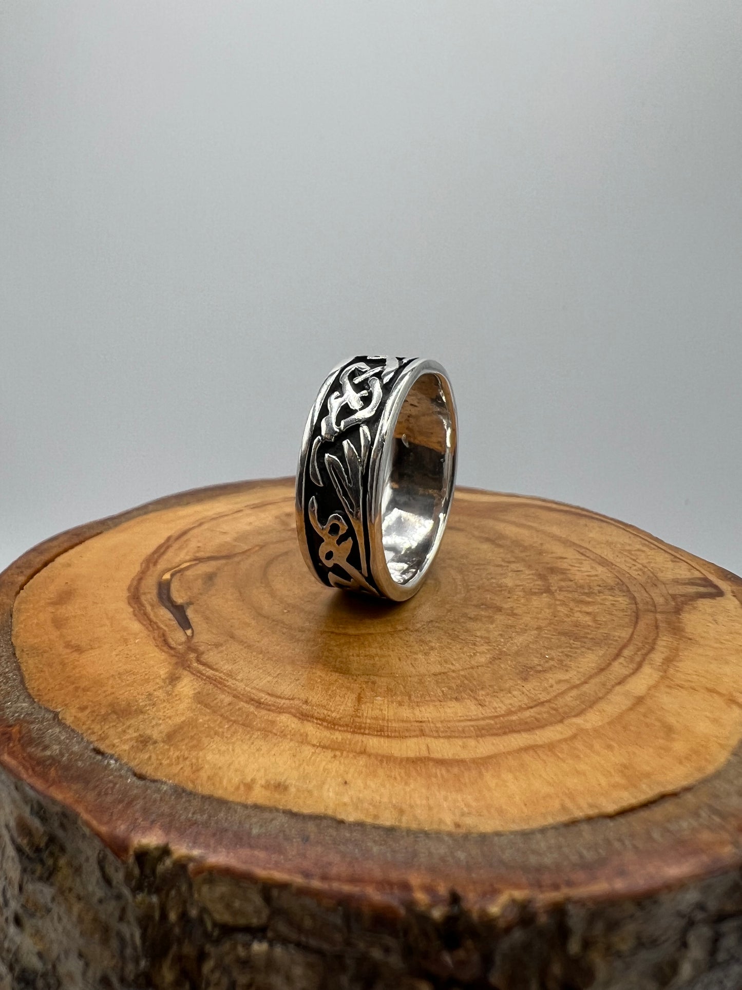 Celtic Inspired Sterling Silver Overlay Knot Pattern Band - Size 9.25