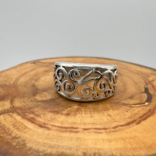 Scroll Cut Out Design Silver Ring - Size 5.5