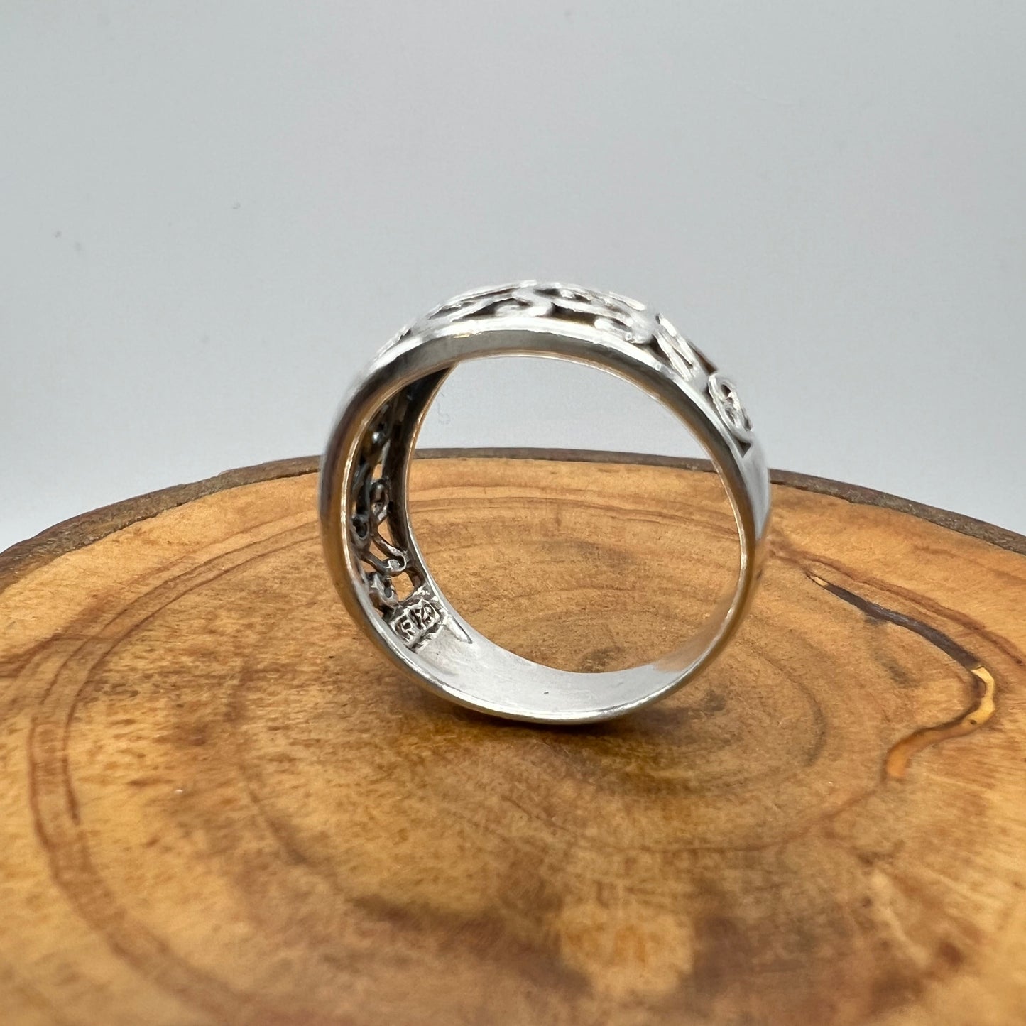 Scroll Cut Out Design Silver Ring - Size 5.5