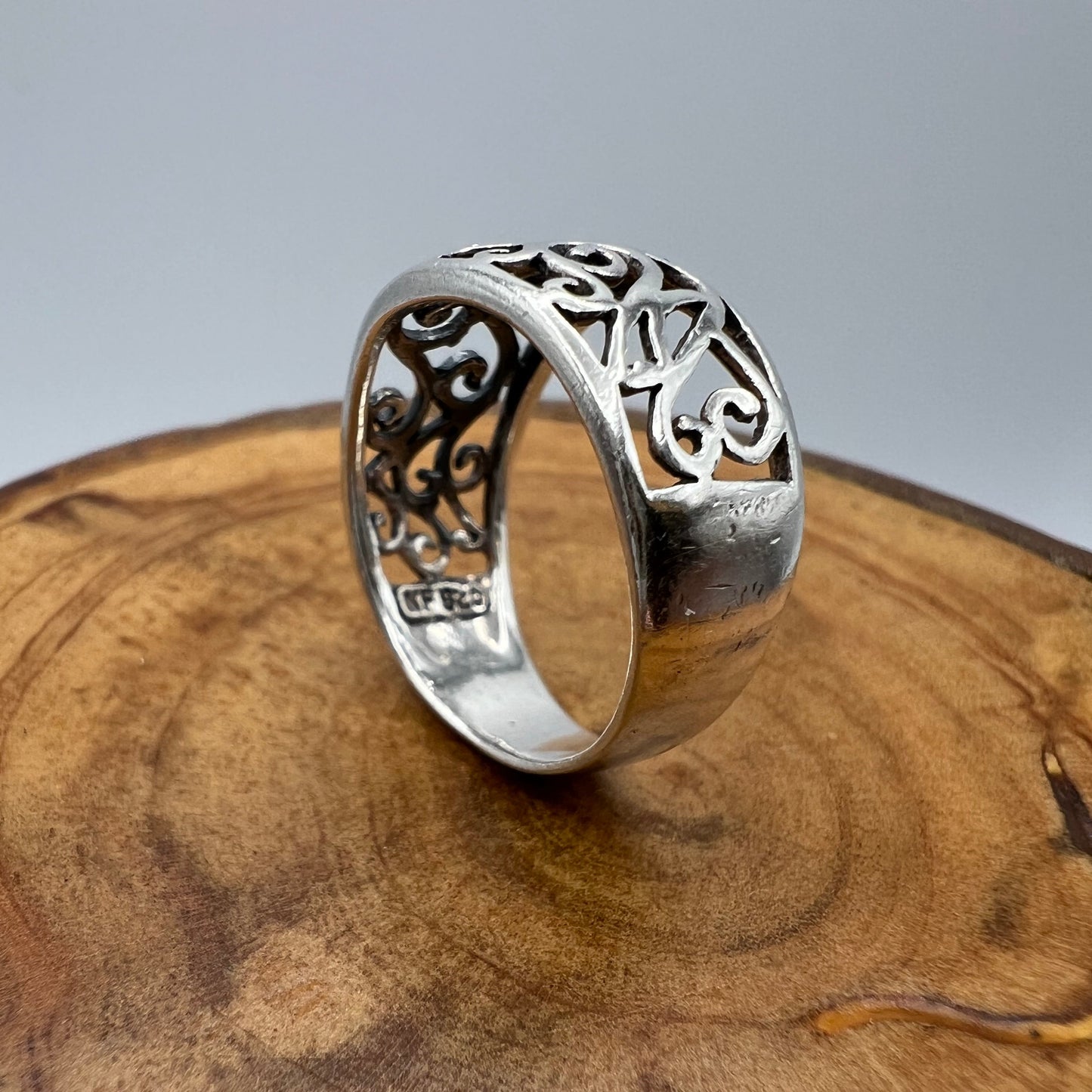 Scroll Cut Out Design Silver Ring - Size 5.5