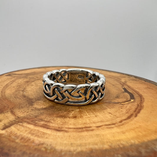 Celtic Knot Design Cut Out style Silver Ring - Size 6